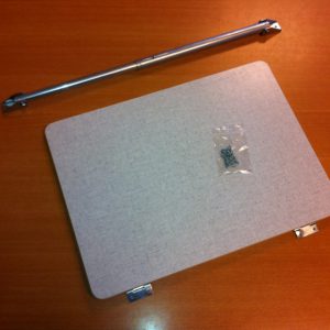 VW SO42 klaptafel incl. uitschuifpootje en bevestigingsmateriaal.